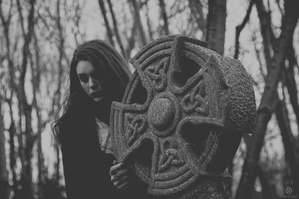 Witchcraft In The Graveyard | Photo Shoot